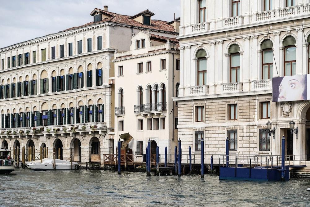 Palazzina Grassi Hotel Venice Exterior photo