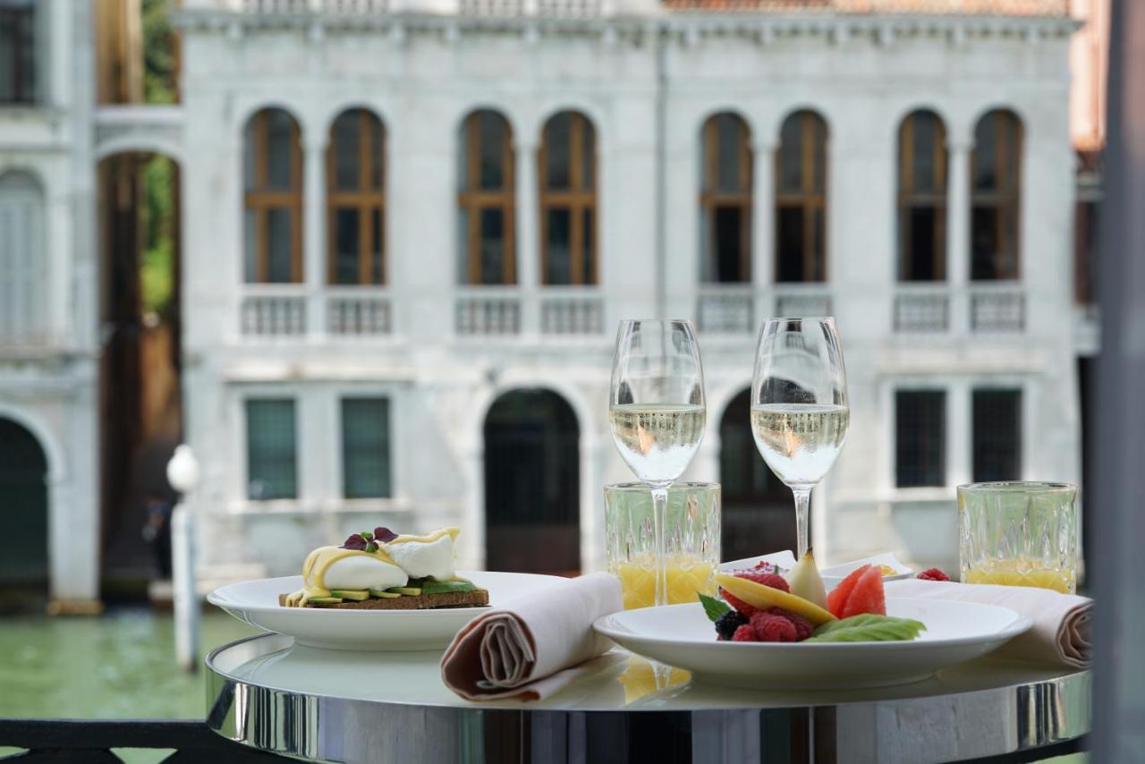 Palazzina Grassi Hotel Venice Exterior photo